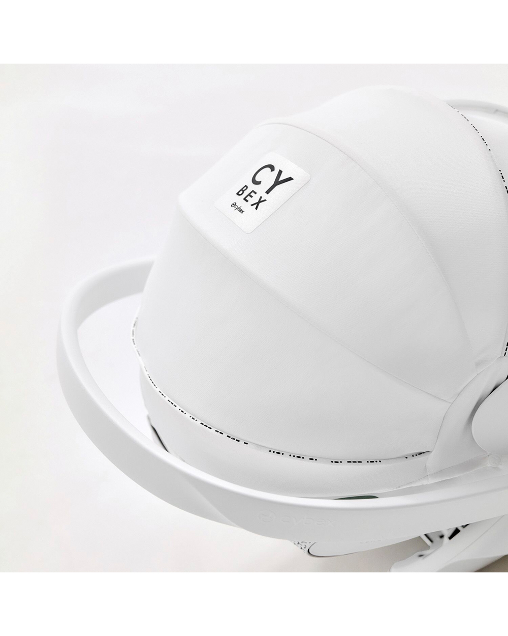 Siège auto Cloud T i-size modèle Urban M... Coloris white Cybex