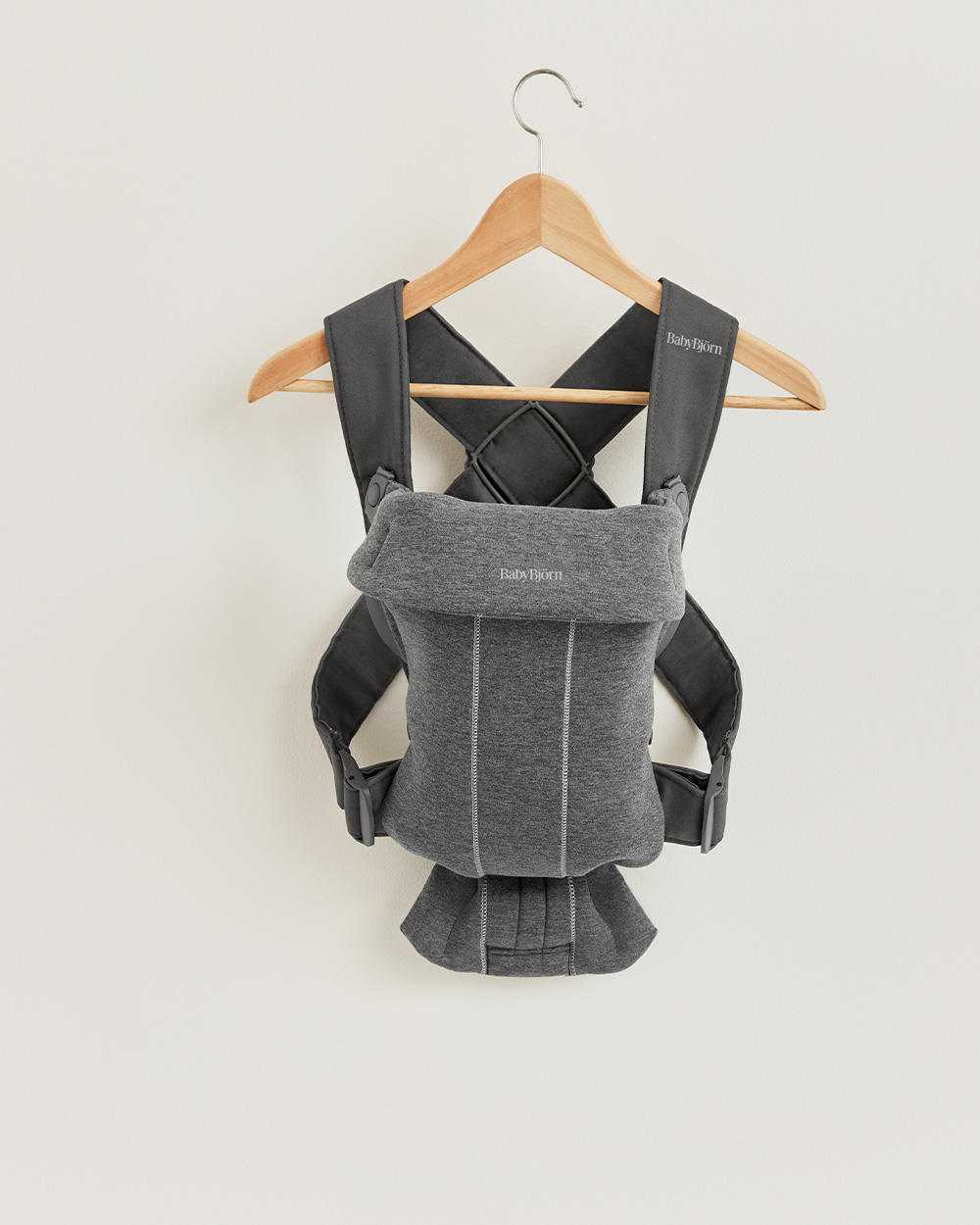 Porte-b&eacute;b&eacute; Mini Jersey 3D Coloris gris fonc&eacute;  Babybj&ouml;rn