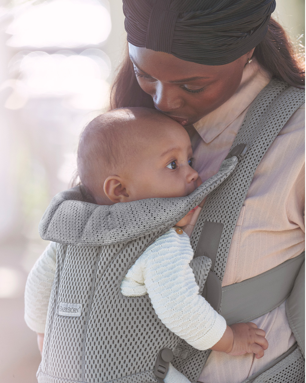 Porte-bébé Move Mesh 3D Coloris gris Babybjörn