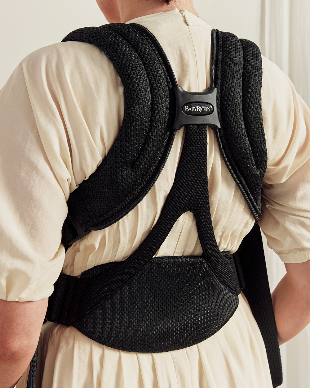 Porte-bébé Move Mesh 3D Coloris noir Babybjörn