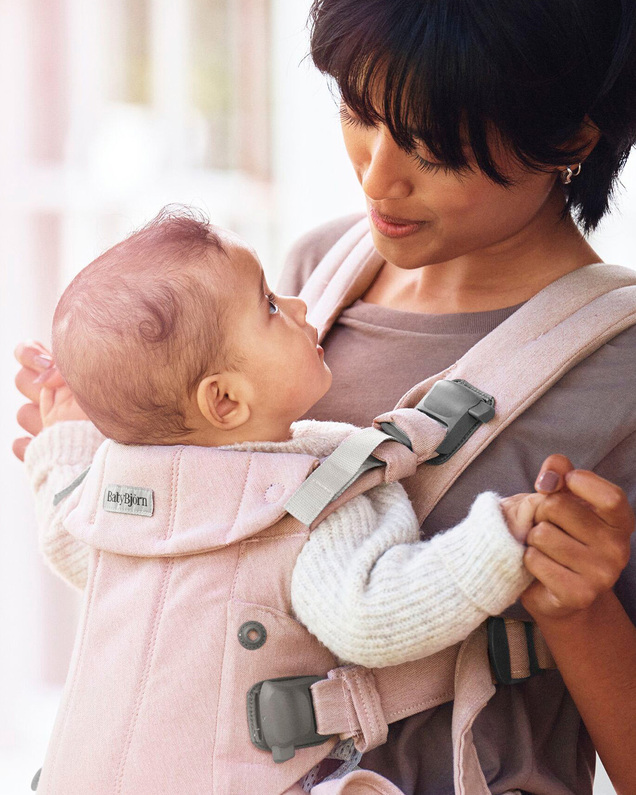 Porte-bébé Harmony tissé chiné Coloris rose clair Babybjörn