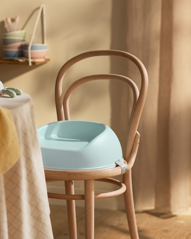 Réhausseur de chaise Coloris vert menthe Babybjörn