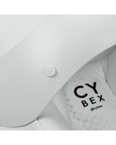 Si&egrave;ge auto Cloud T i-size mod&egrave;le Urban M... Coloris white  Cybex