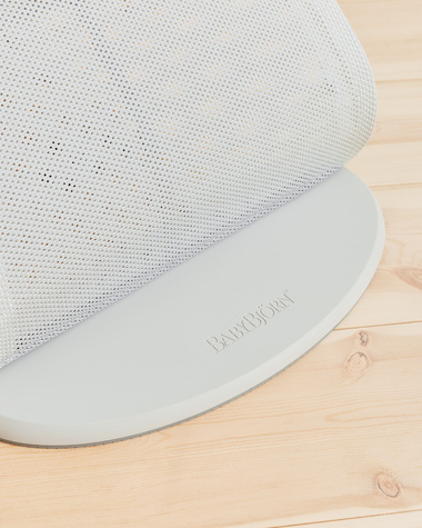 Transat Balance Soft Mesh Coloris argent/blanc  Babybj&ouml;rn