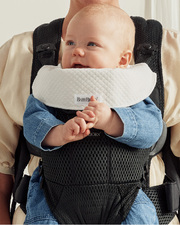 2 bavoirs porte-bébé Move et Mini Coloris blanc Babybjörn