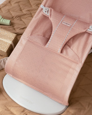 Transat Bliss Mesh Coloris rose nacré Babybjörn