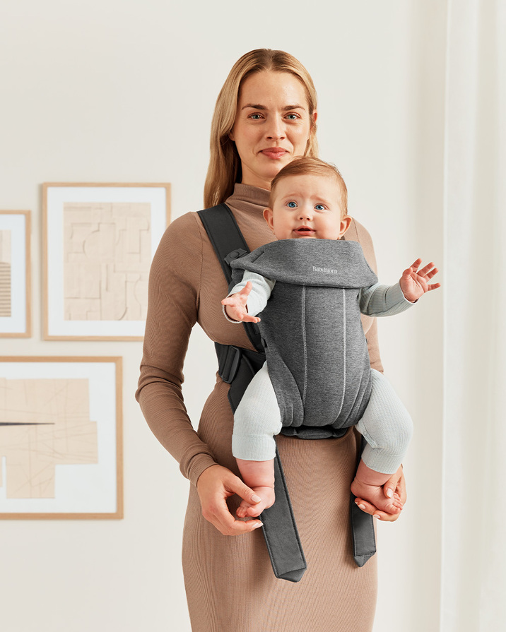 Porte-b&eacute;b&eacute; Mini Jersey 3D Coloris gris fonc&eacute;  Babybj&ouml;rn