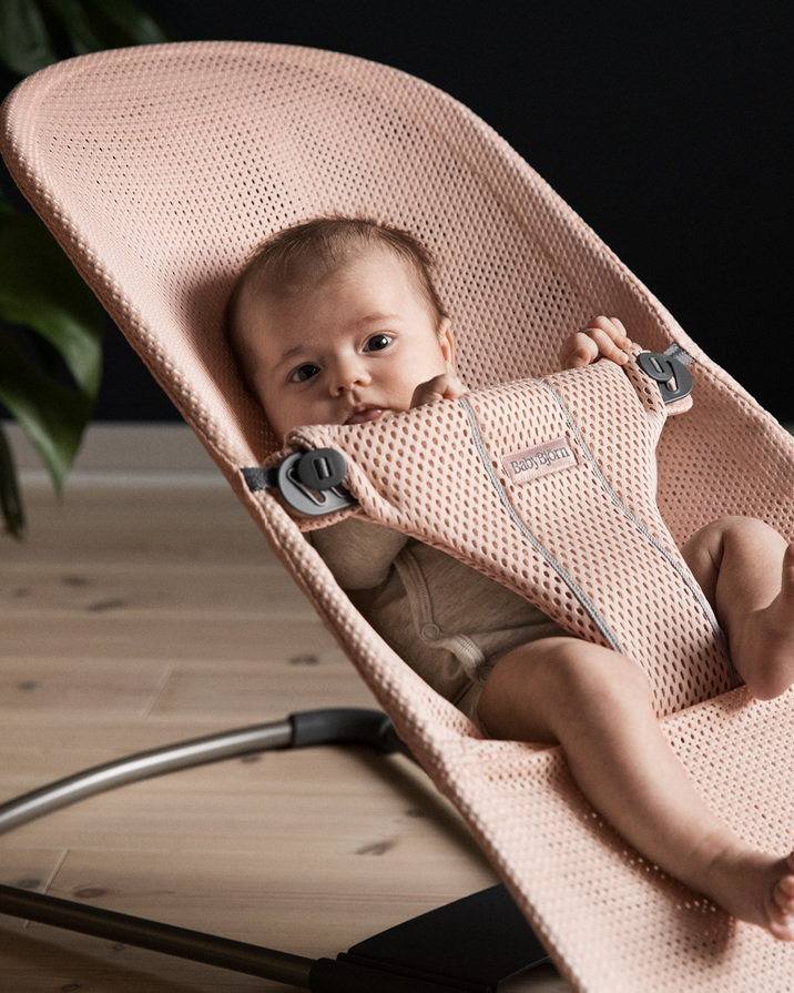 Transat Bliss Mesh Coloris rose nacré Babybjörn