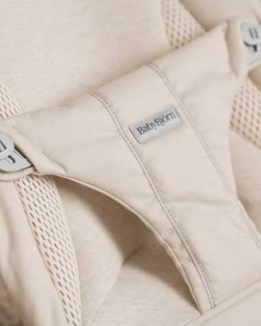 Transat Balance Soft jersey tiss&eacute; Coloris beige clair  Babybj&ouml;rn