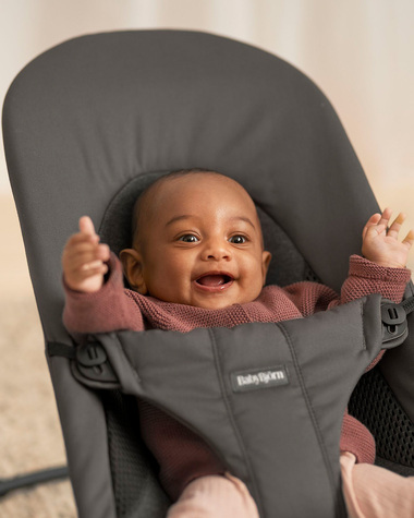 Transat Balance Soft jersey tiss&eacute; Colors gris fonc&eacute;  Babybj&ouml;rn