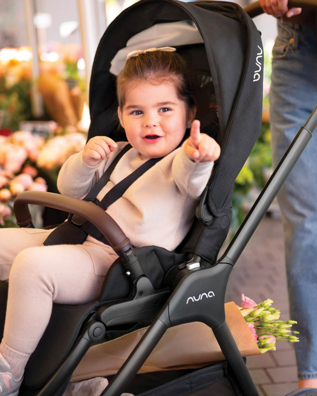 Poussette Triv lx Coloris caviar Nuna