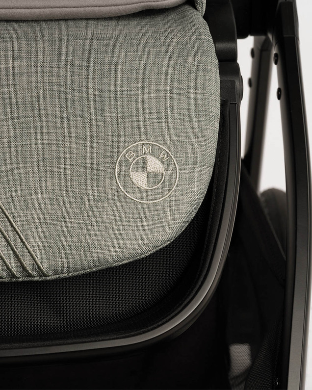 Poussette Triv Next Nuna x BMW Coloris graphene Nuna