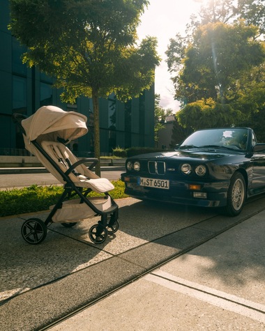 Poussette Trvl lx Nuna x BMW Coloris mica  Nuna