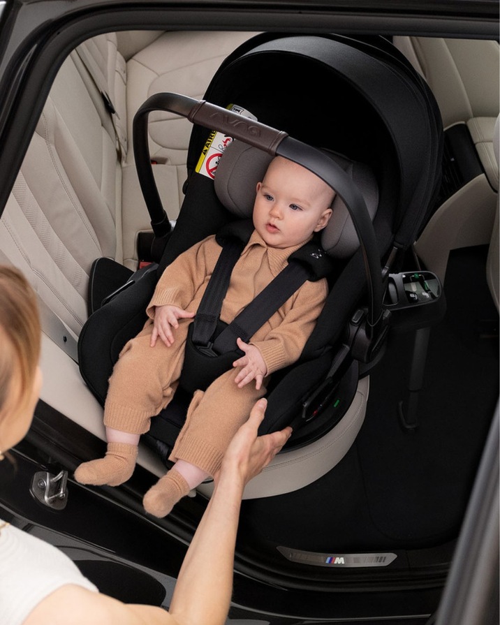 Base siège auto Curv Coloris caviar Nuna
