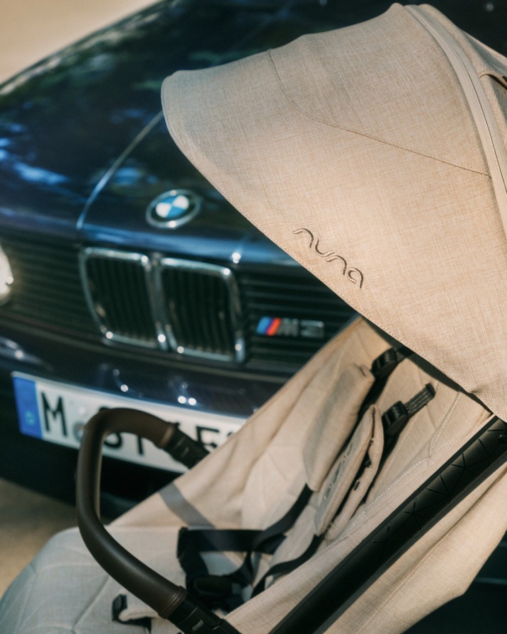 Poussette Trvl lx Nuna x BMW Coloris mica Nuna