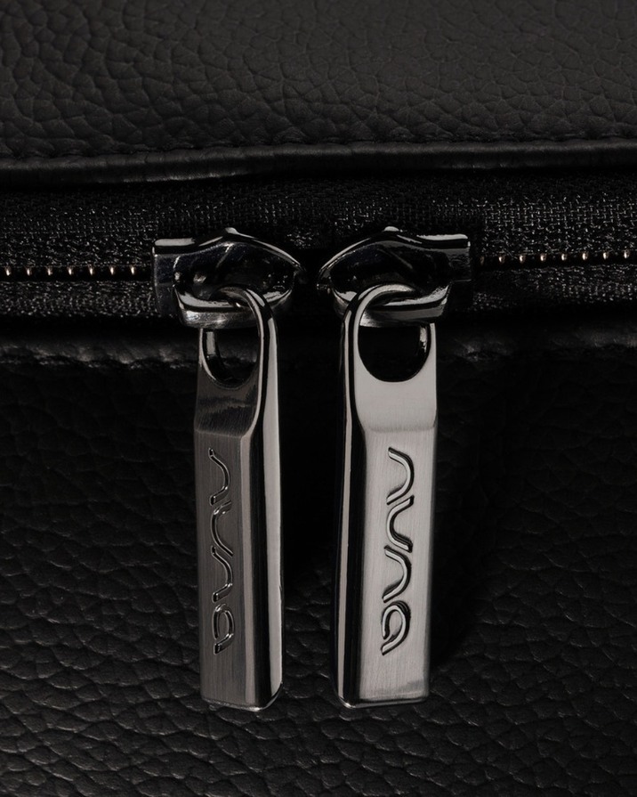 Sac à dos Essential Coloris caviar Nuna