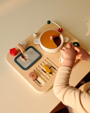 Tableau d'activité en bois Magnus Coloris sandy multi mix Liewood