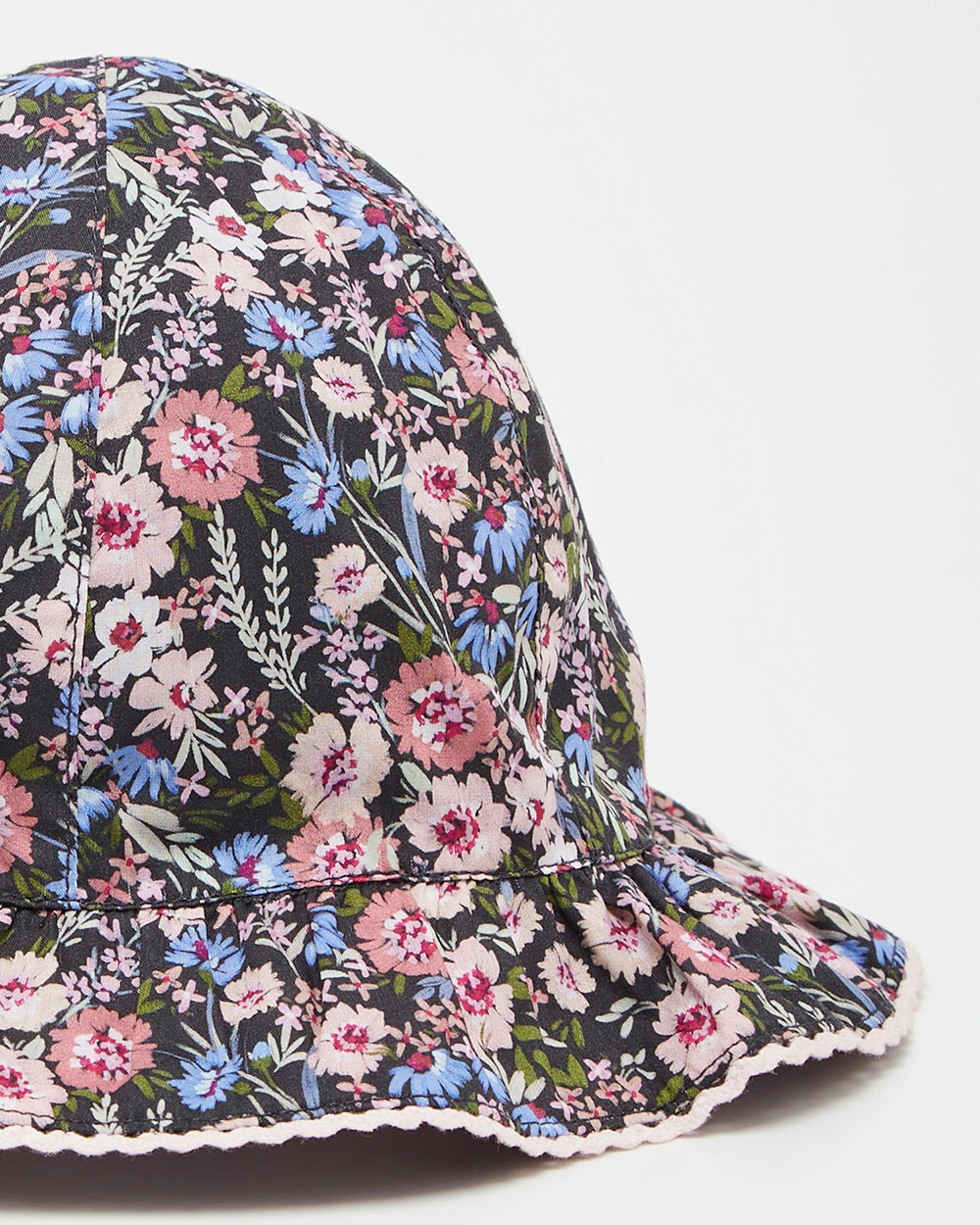 Chapeau en tissu Liberty Imprim&eacute; fleurs  Natalys