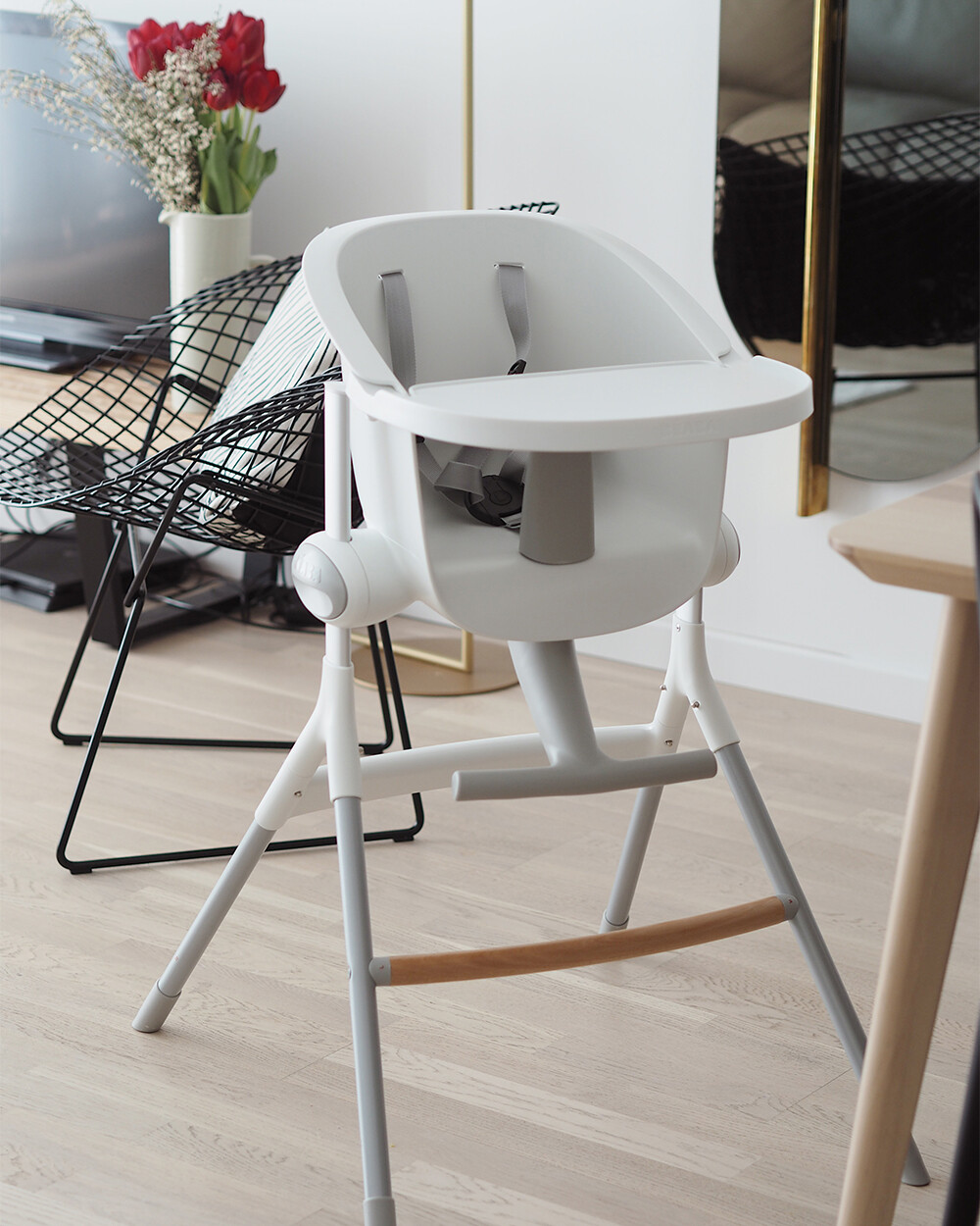 Chaise haute &eacute;volutive Up&Down Coloris blanc/gris  B&eacute;aba