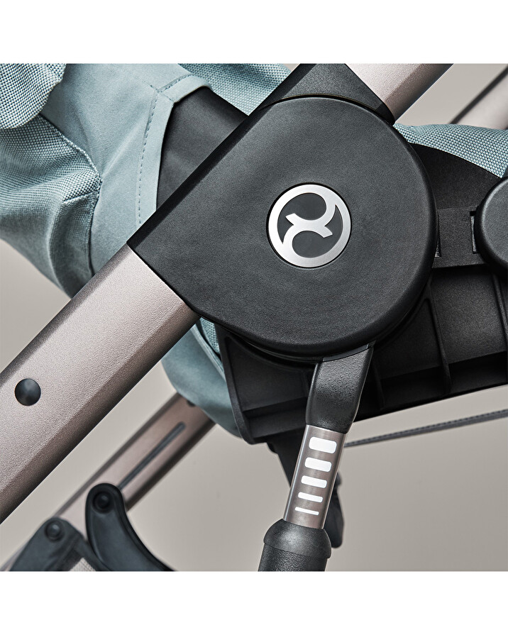 Poussette Balios S Lux Coloris moon black  Cybex