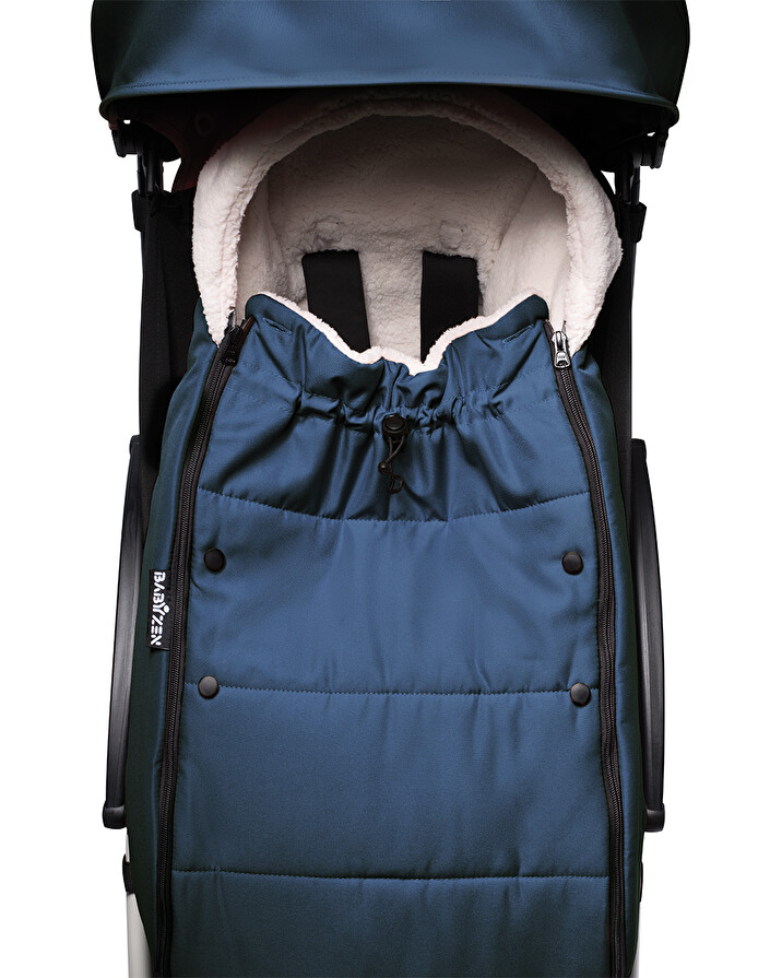 Chanceli&egrave;re poussette YOYO Coloris bleu marine  Stokke