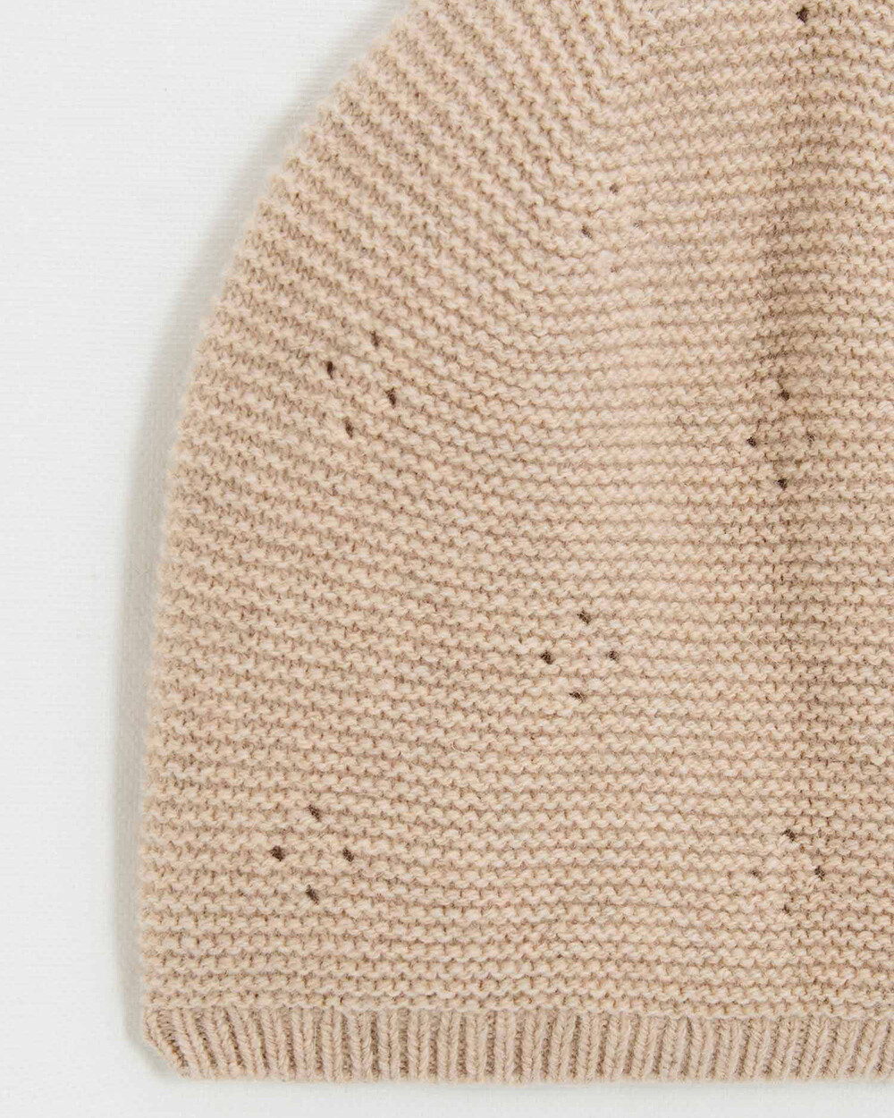 Bonnet en tricot ajour&eacute;e   Natalys