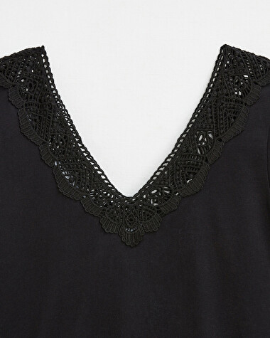 Tee-shirt noir finition dentelle En coton bio  Natalys