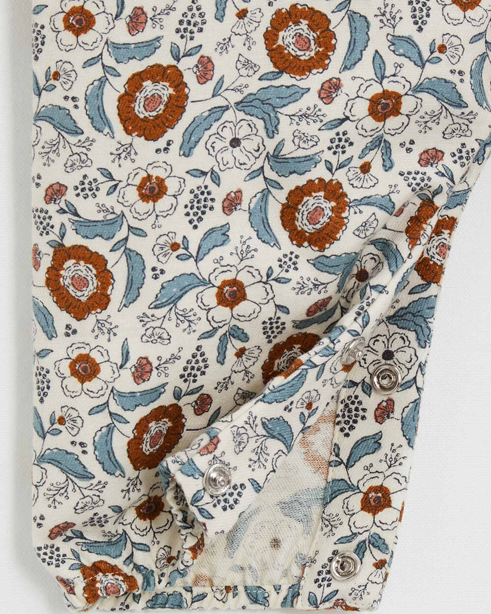 Pyjama une pi&egrave;ce en imprim&eacute; Imprim&eacute; fleurs folk  Natalys