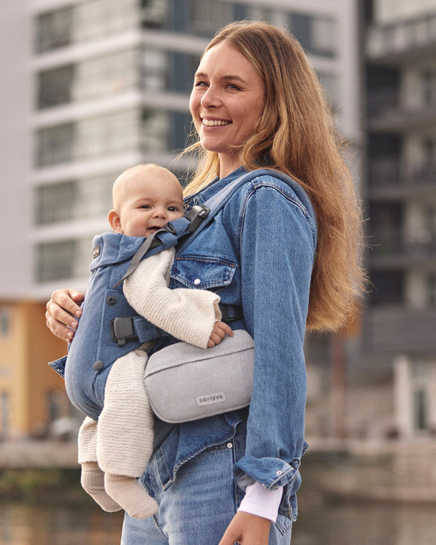 Pochette pour porte-bébé Coloris gris clair Babybjörn